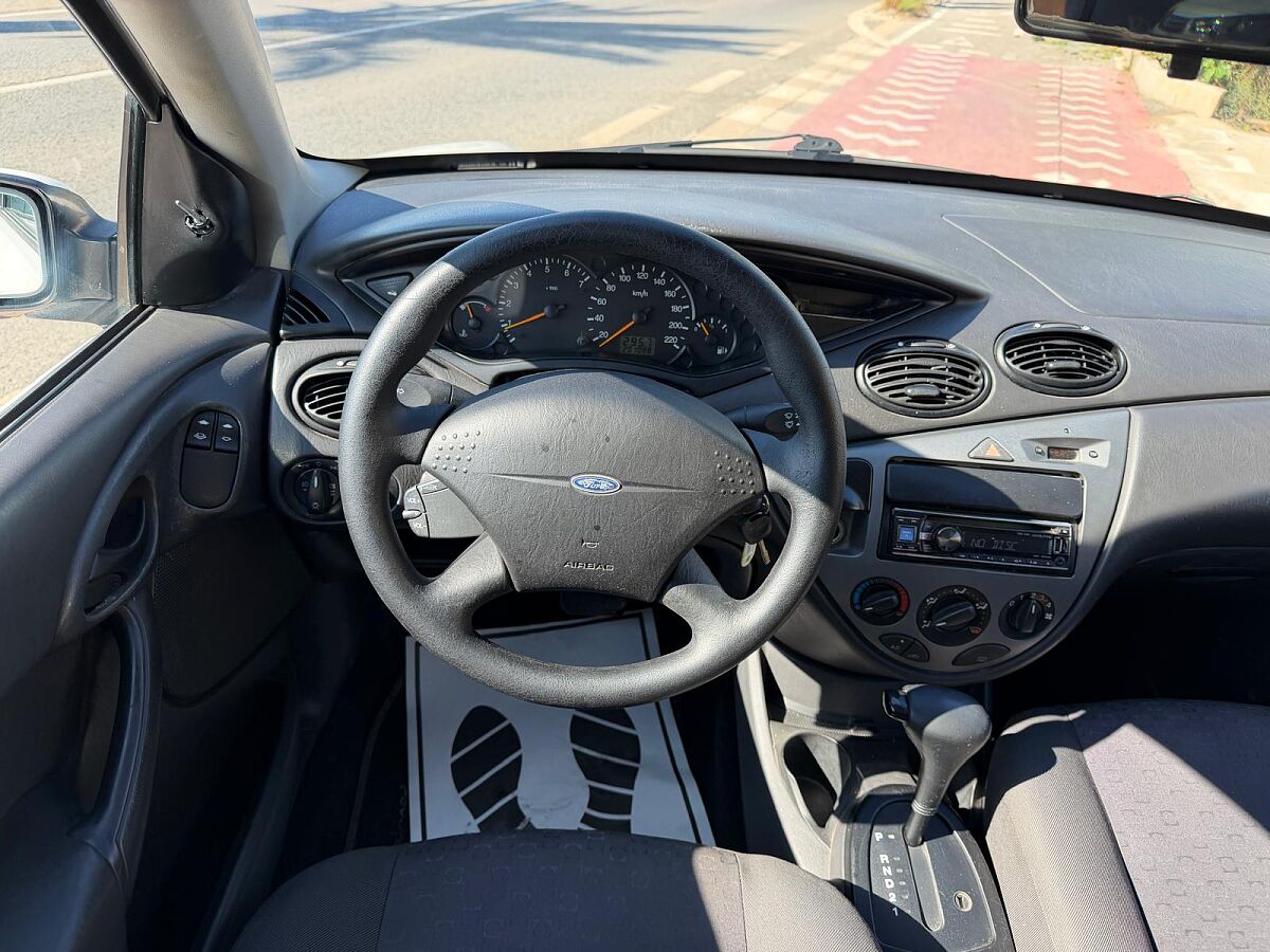 FORD FOCUS TREND ESTATE 1.6 AUTO SPANISH LHD IN SPAIN 125000 MILES SUPER 2002